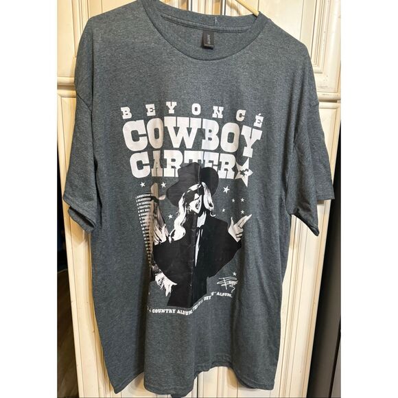 Gildan Women's Beyonce Cowboy Carter Short Sleeve Tour T-Shirt Gray Size XL NWOT - Picture 7 of 10